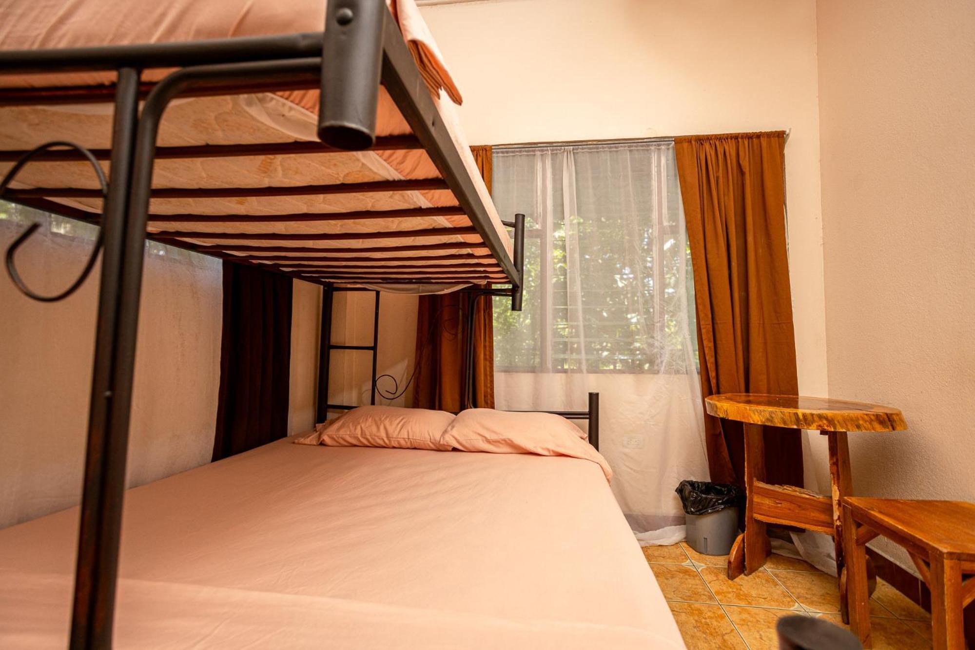 Manuel Antonio Hostel Εξωτερικό φωτογραφία