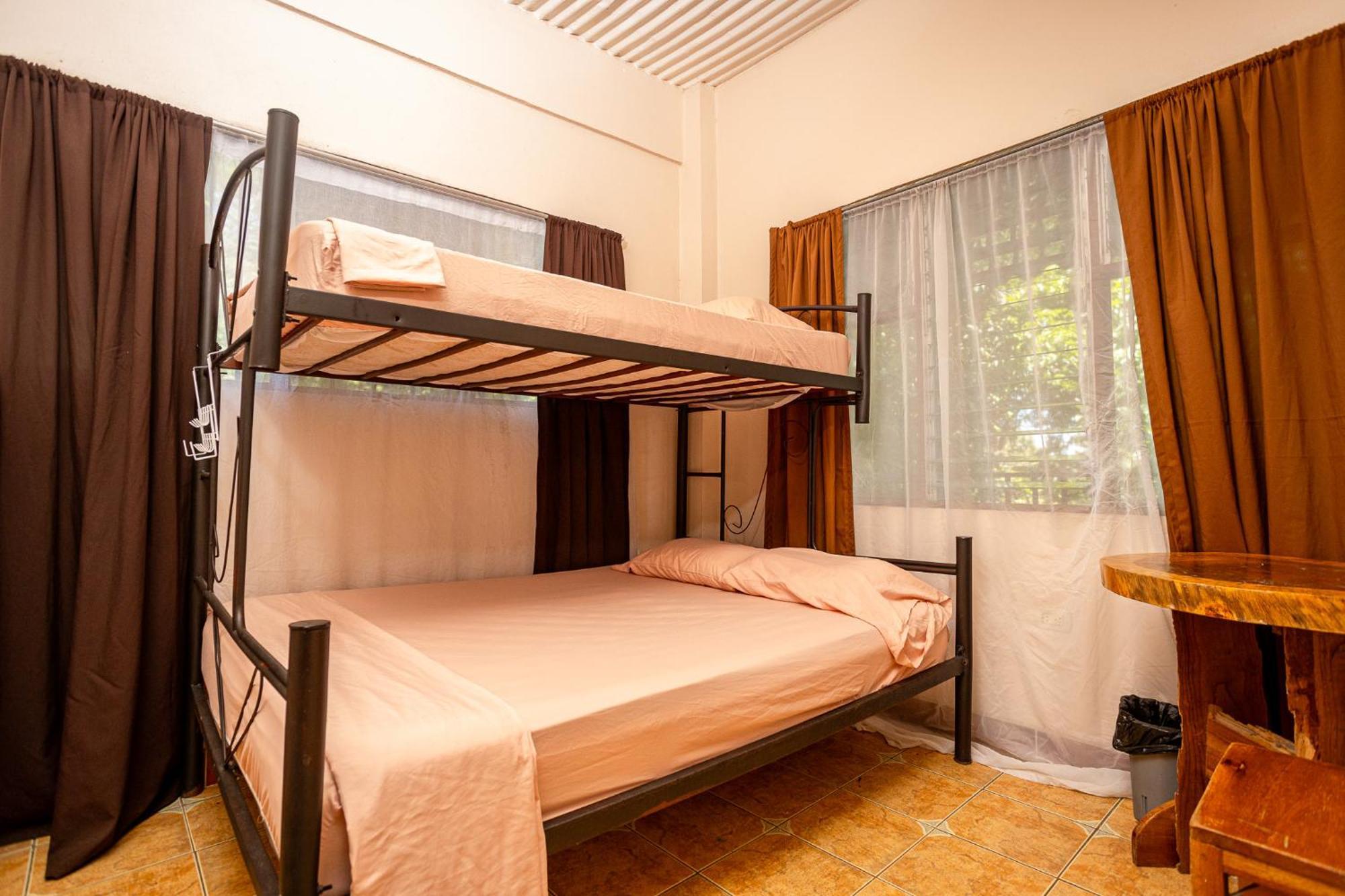 Manuel Antonio Hostel Εξωτερικό φωτογραφία