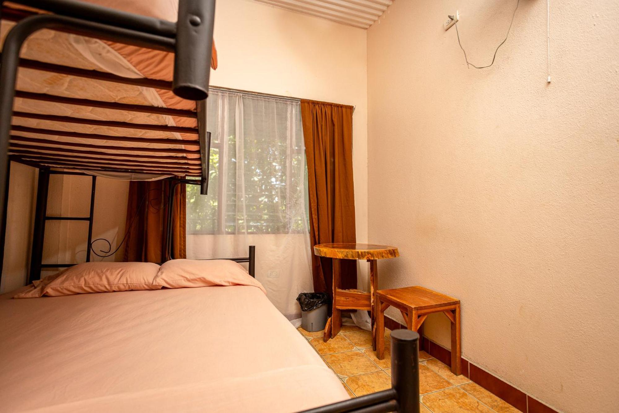 Manuel Antonio Hostel Εξωτερικό φωτογραφία